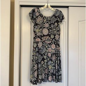 LOFT Gray Floral V-Back Dress Size Small